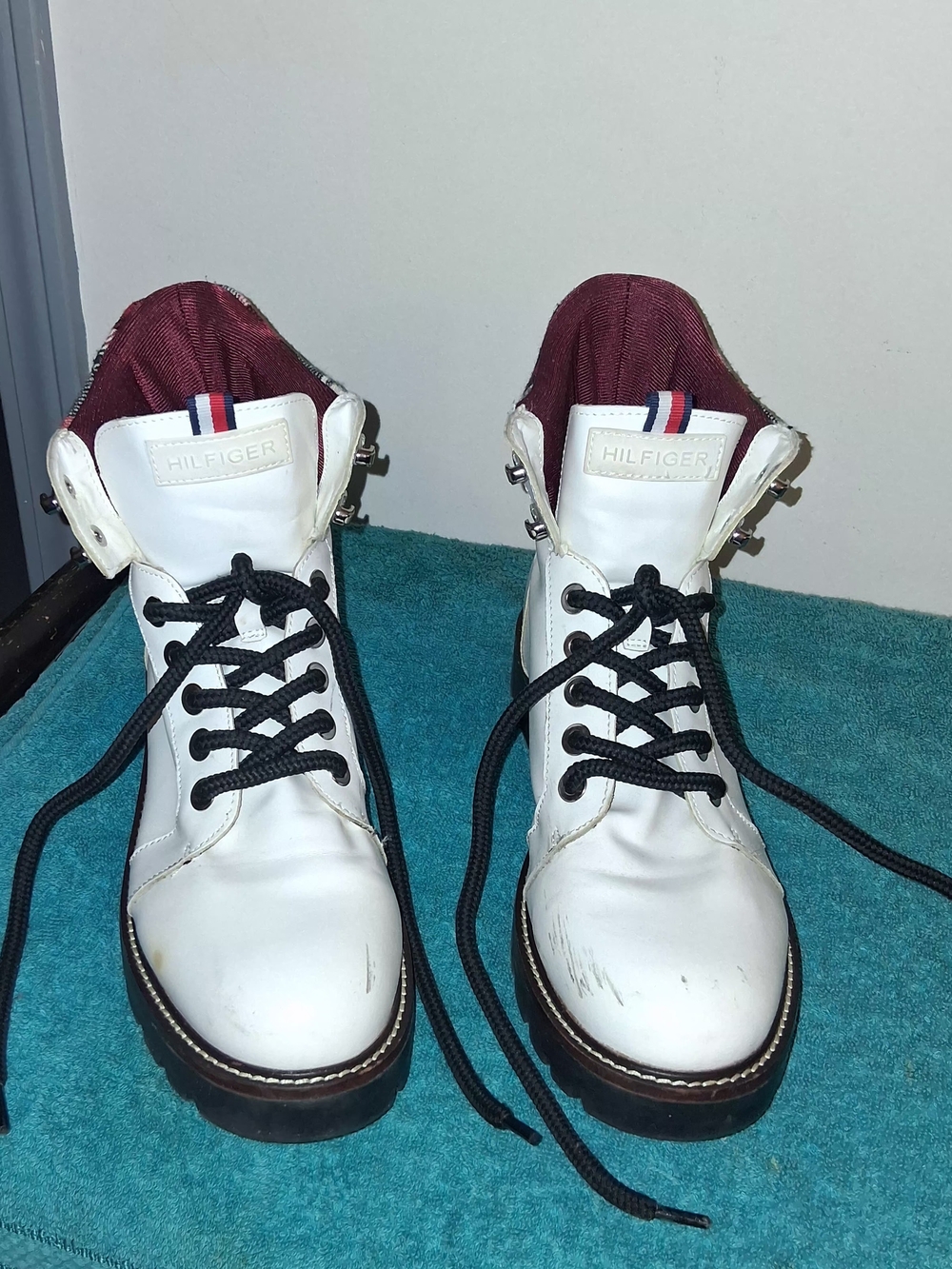 Tommy Hilfiger Y2K White Lace-Up Boots with Burgundy Lining